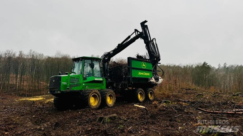 John Deere 1490D Форвардери