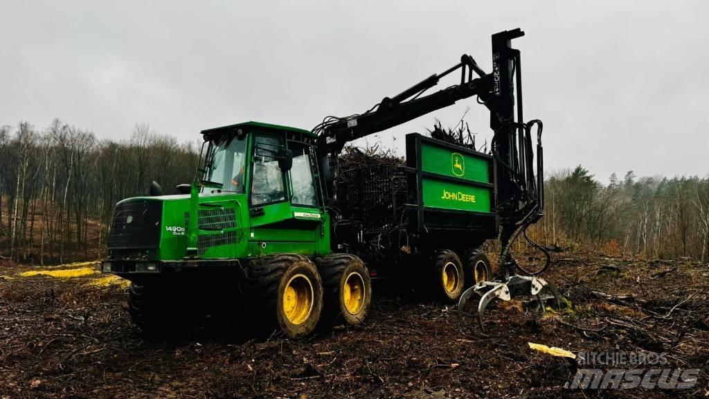 John Deere 1490D Форвардери