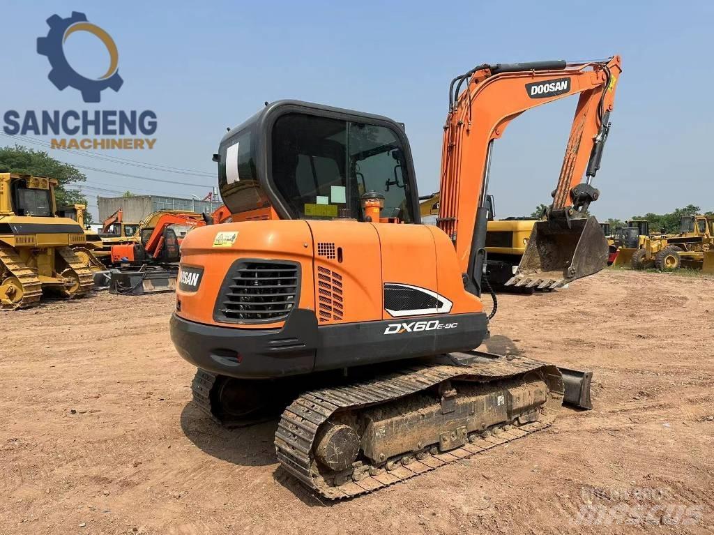 Doosan DX 60 Гусеничні екскаватори