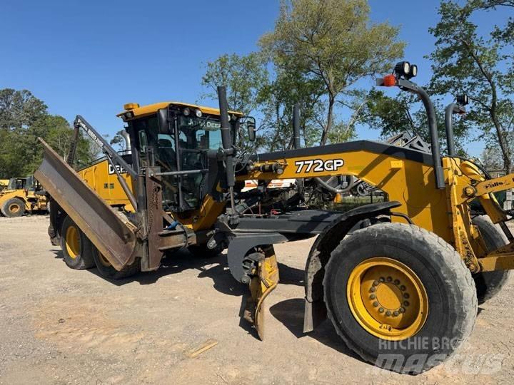 John Deere 772GP Грейдери