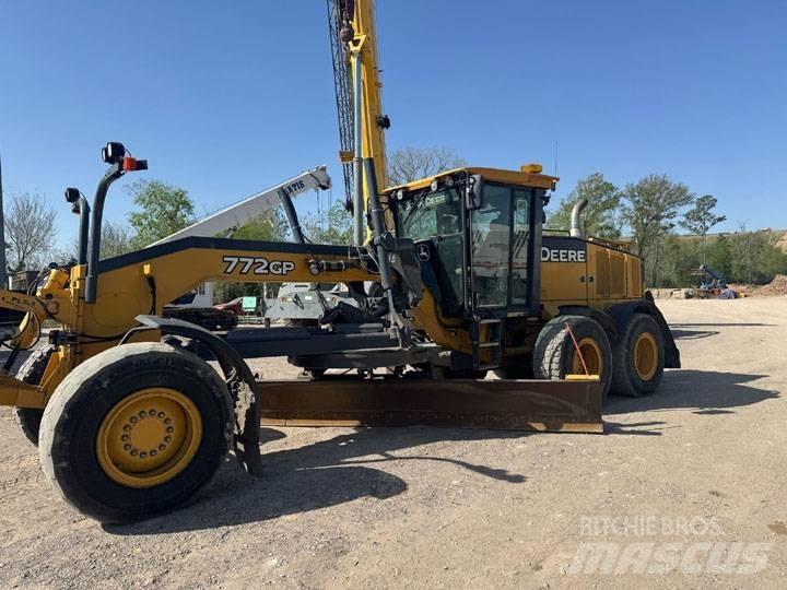 John Deere 772GP Грейдери