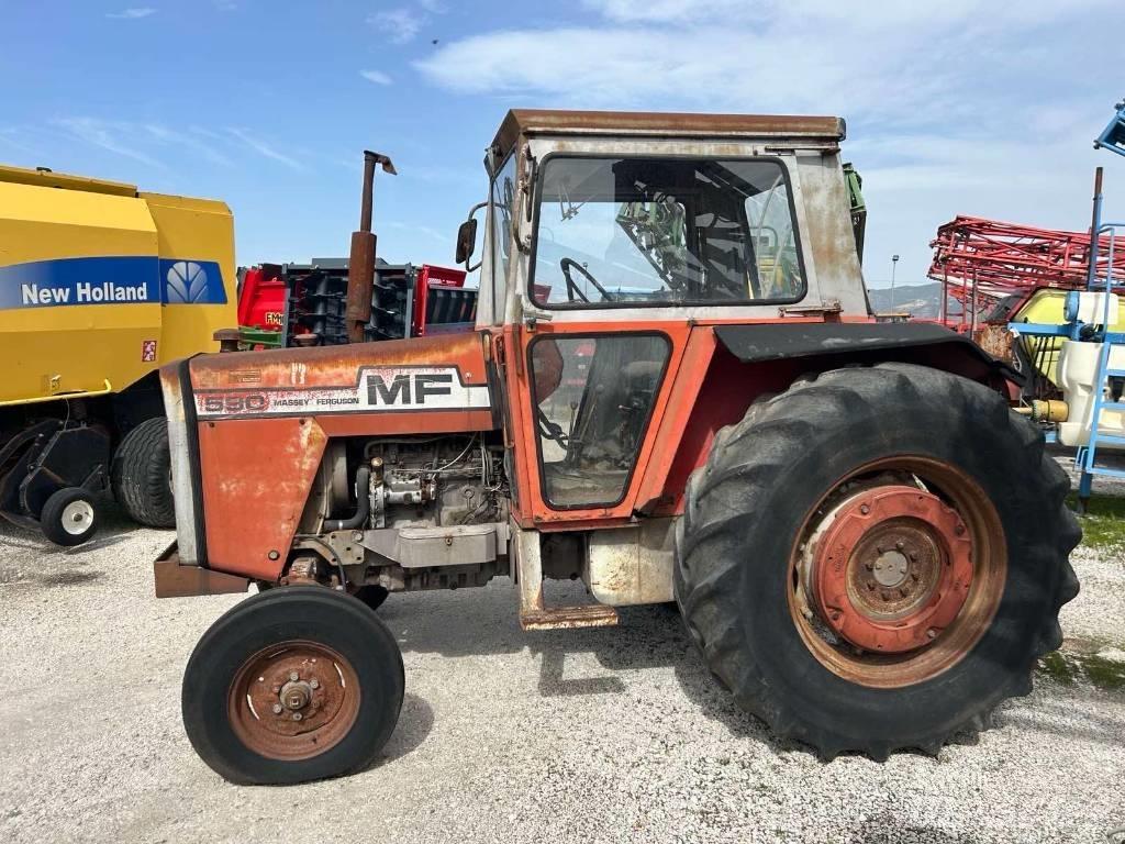 Massey Ferguson 590 Трактори