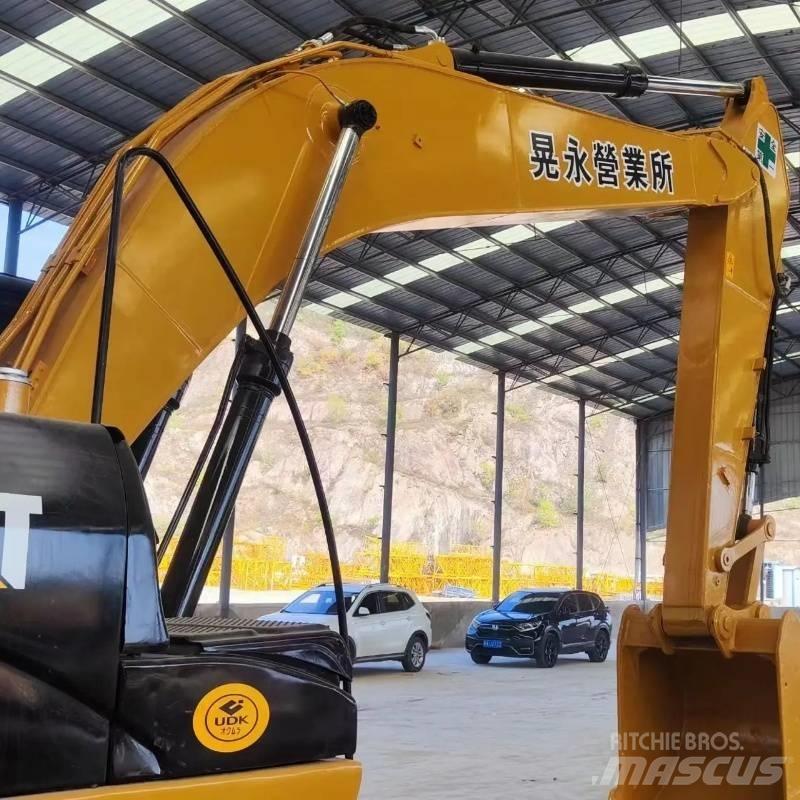 CAT 320D Гусеничні екскаватори