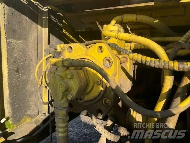 Kobelco SK 220 LC Гусеничні екскаватори