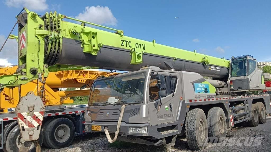 Zoomlion ZTC800 автокрани