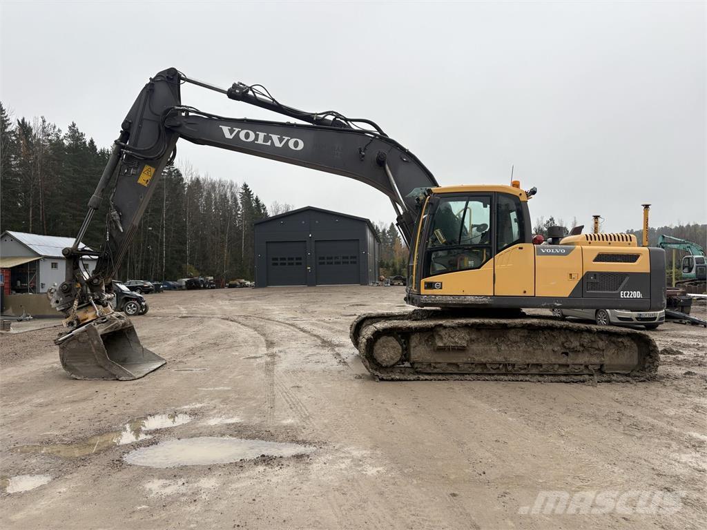 Volvo EC220DL Гусеничні екскаватори