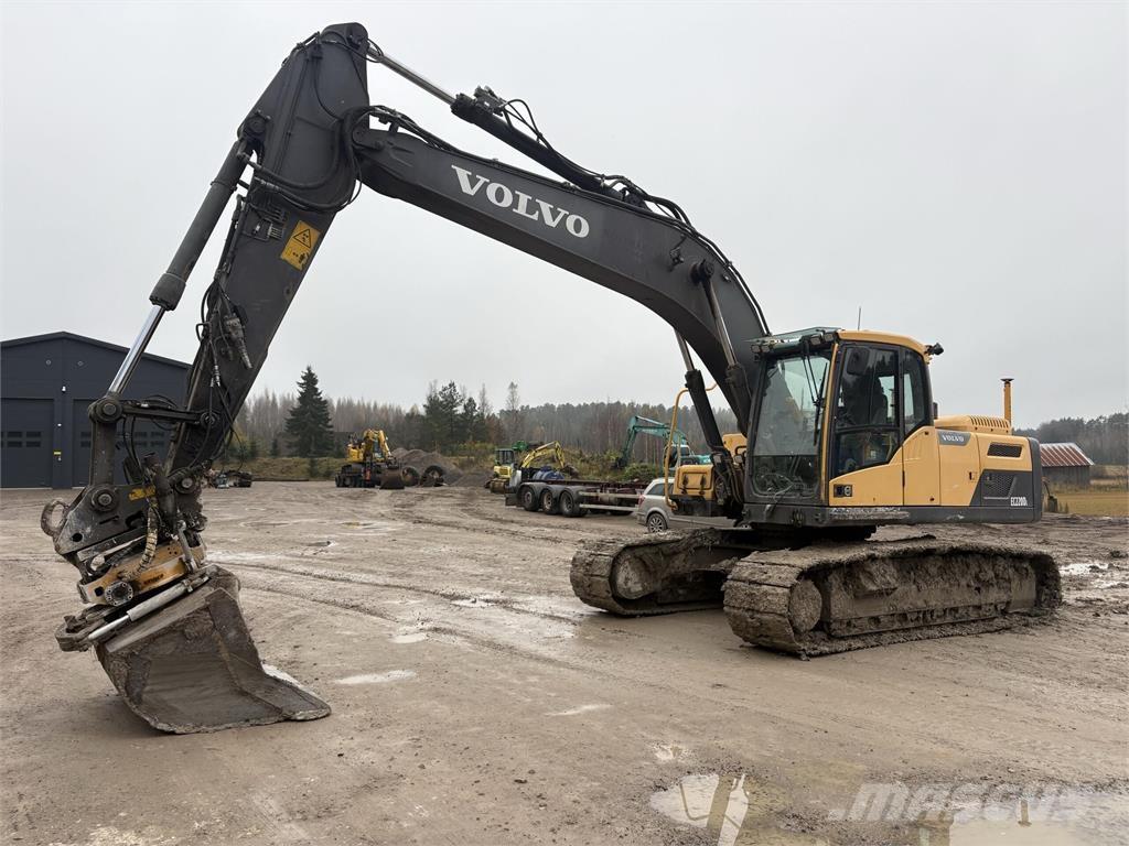 Volvo EC220DL Гусеничні екскаватори