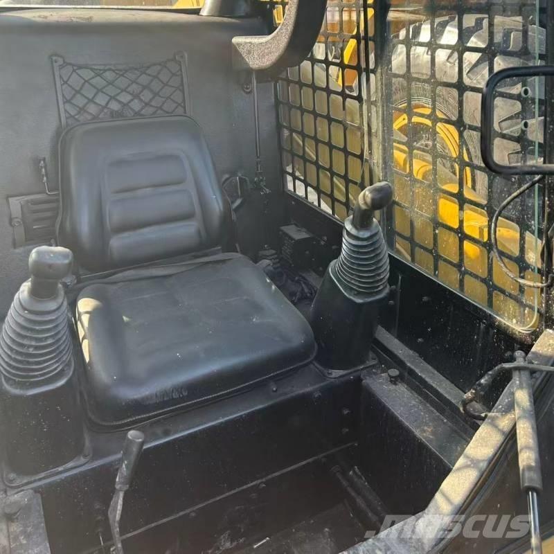 CAT 226 Міні-навантажувачі