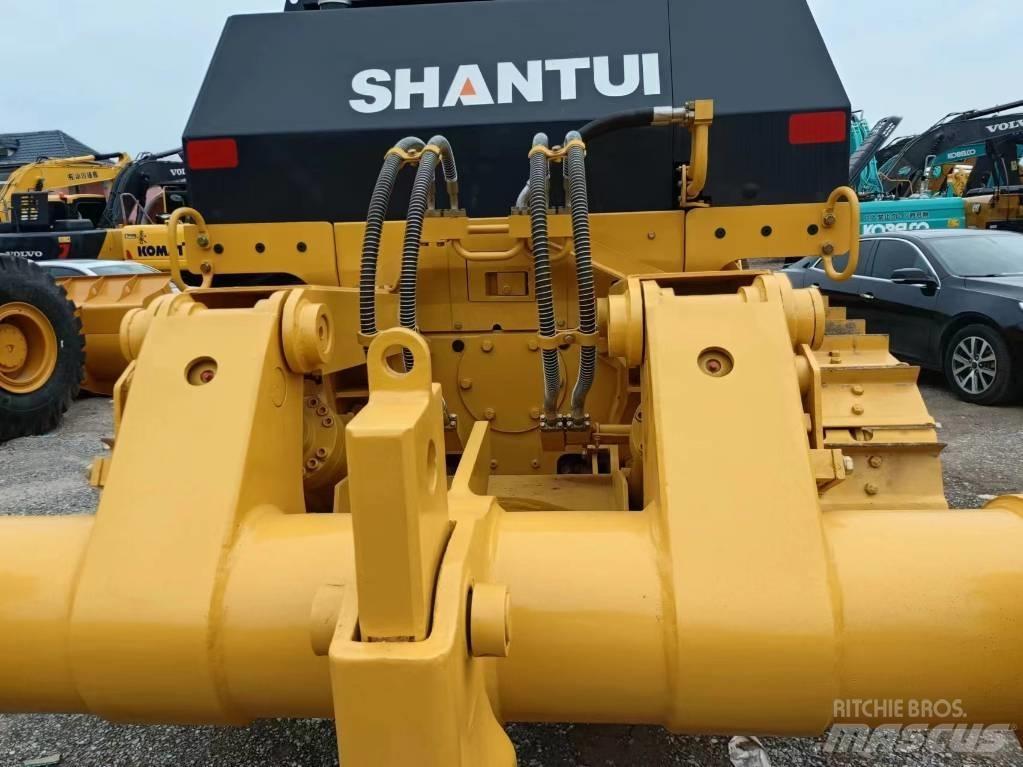Shantui D22 Гусеничні бульдозери