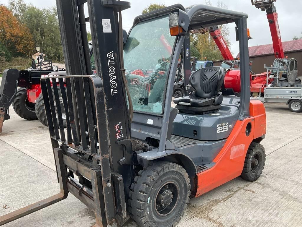 Toyota 02-8 FGF 25 Газові навантажувачі