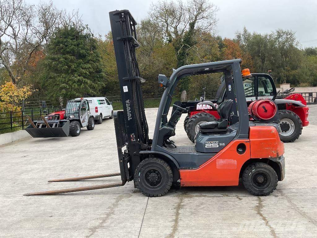 Toyota 02-8 FGF 25 Газові навантажувачі