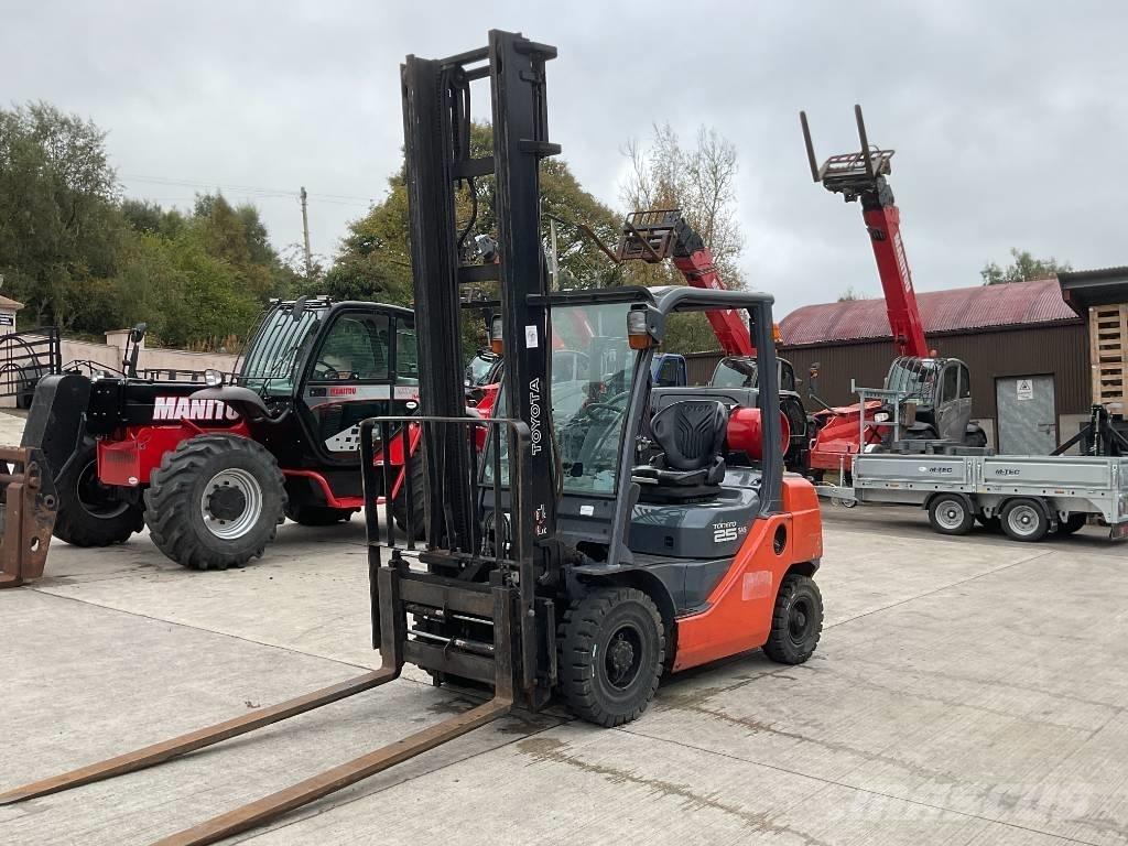 Toyota 02-8 FGF 25 Газові навантажувачі