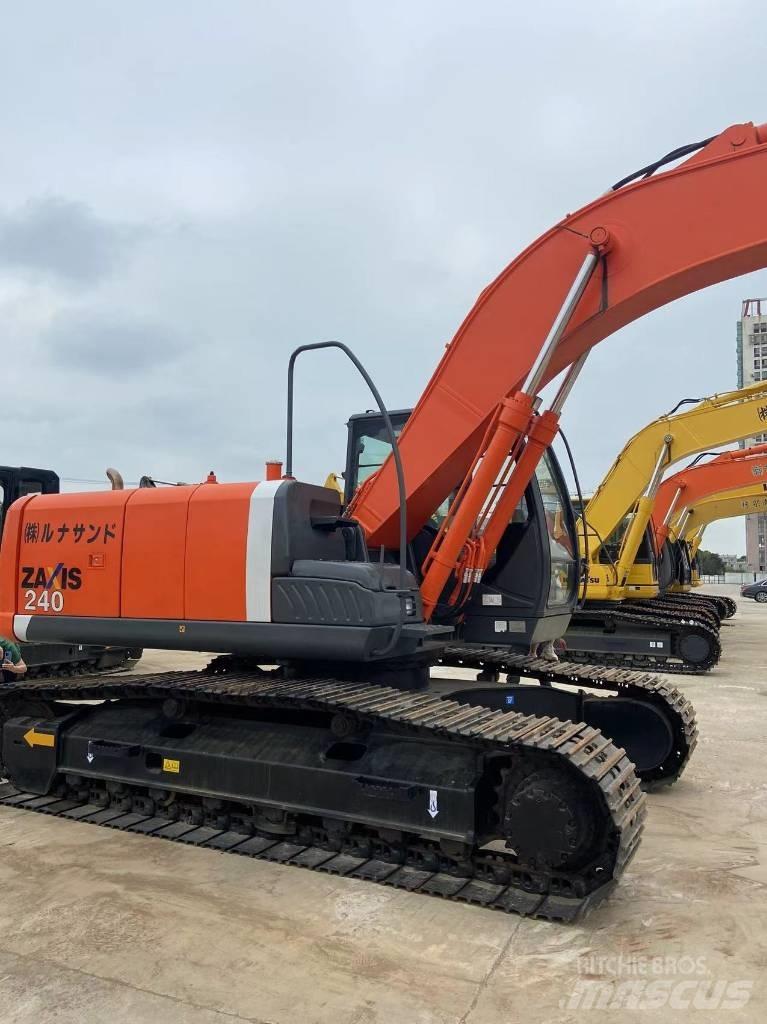 Hitachi ZX 240 Гусеничні екскаватори