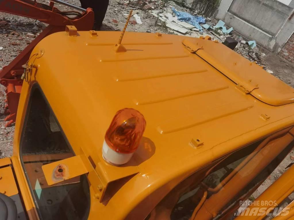 Hyundai R215VS Гусеничні екскаватори