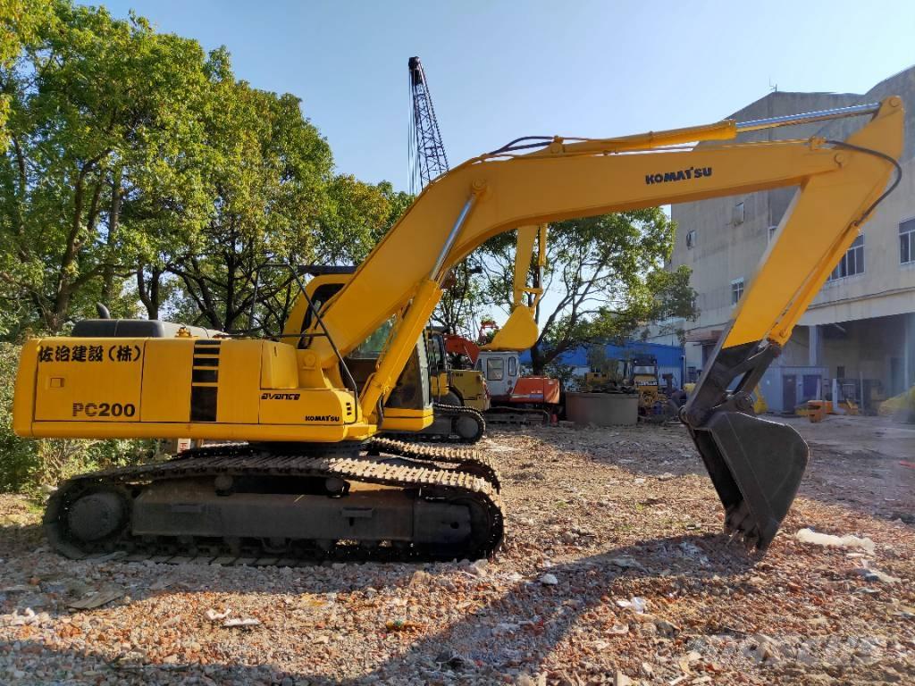 Komatsu PC200-6 Гусеничні екскаватори