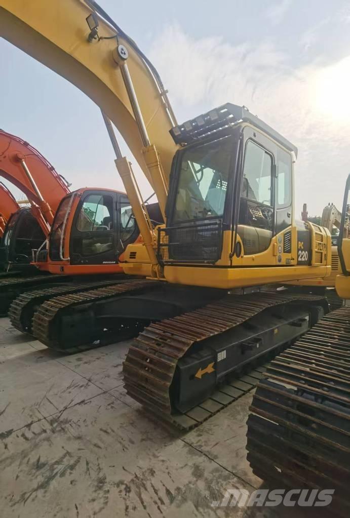 Komatsu PC 220-8 Гусеничні екскаватори