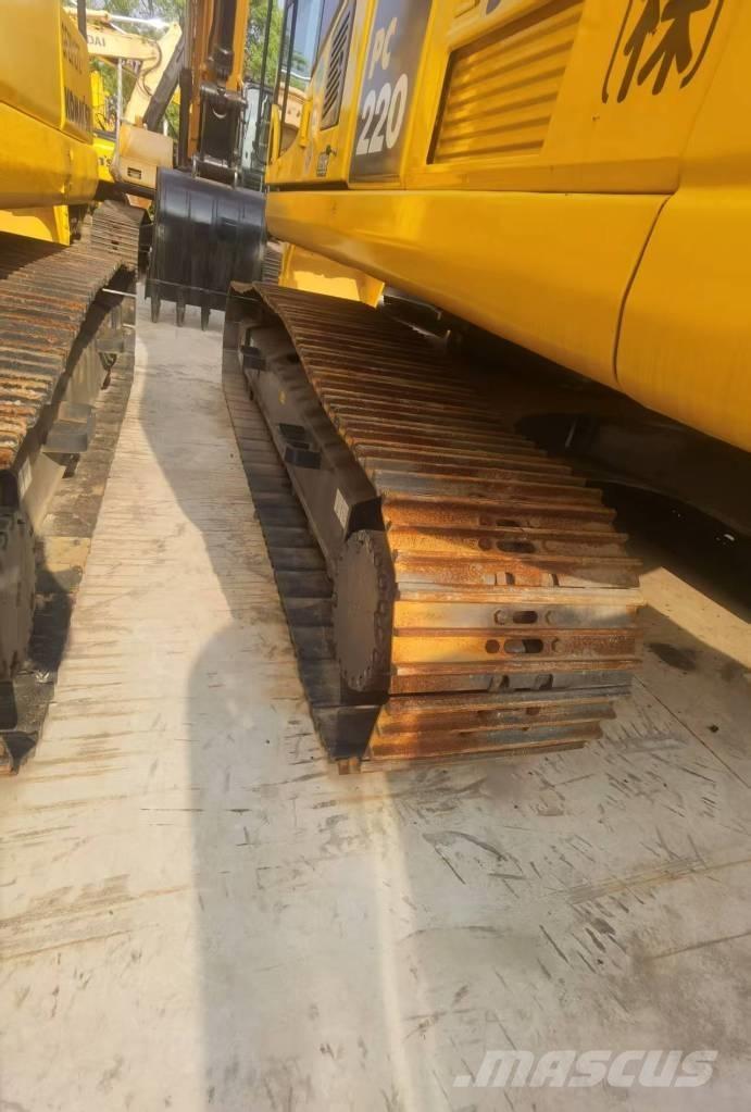 Komatsu PC 220-8 Гусеничні екскаватори