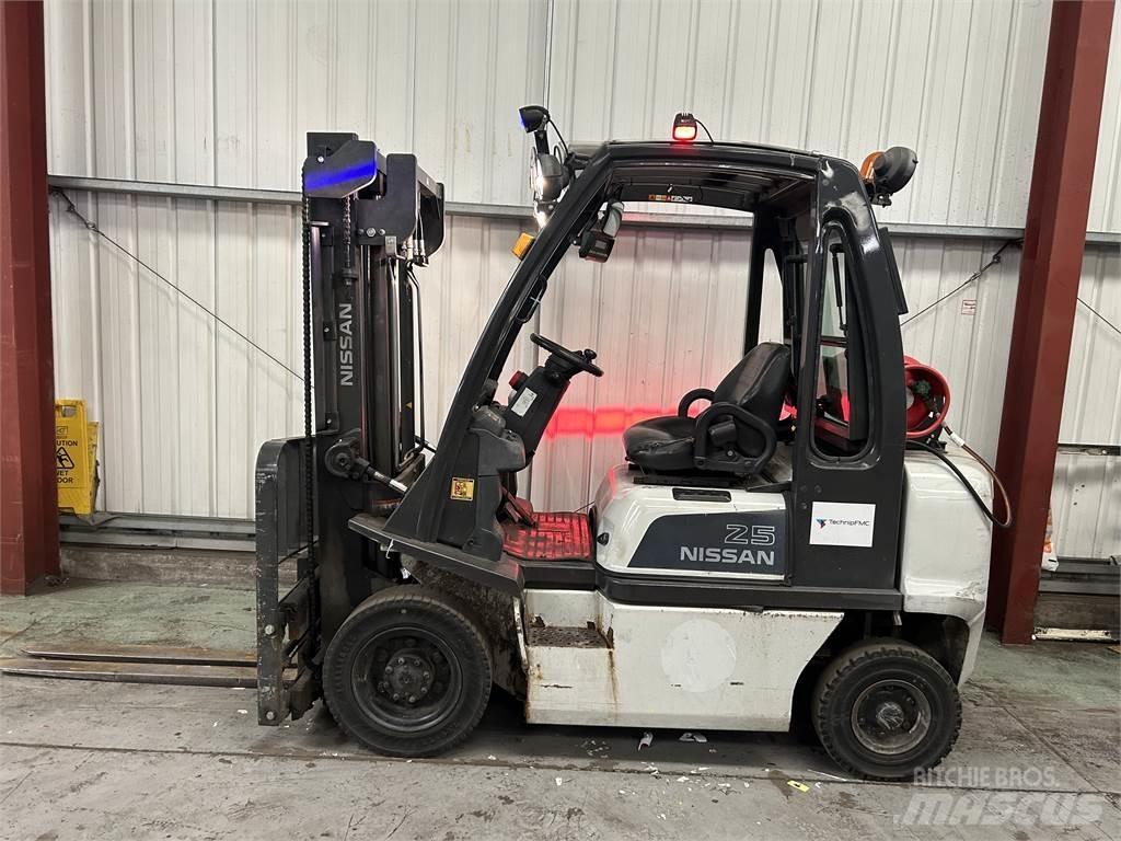 Nissan U1D2A25LQ Газові навантажувачі