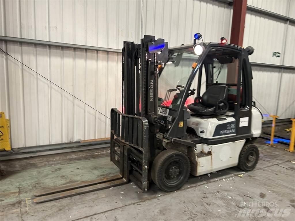 Nissan U1D2A25LQ Газові навантажувачі