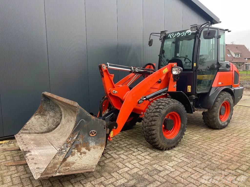 Kubota R065 Фронтальні навантажувачі