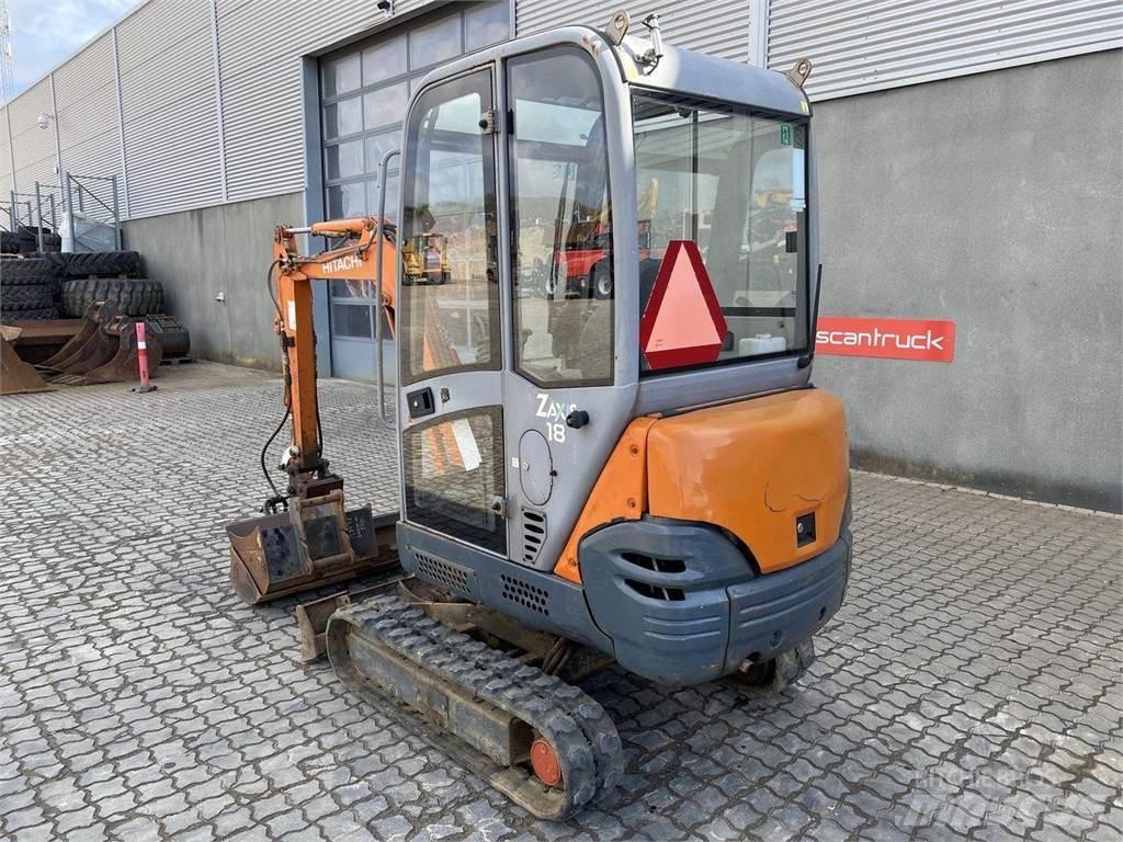 Hitachi ZX18 Колісні екскаватори