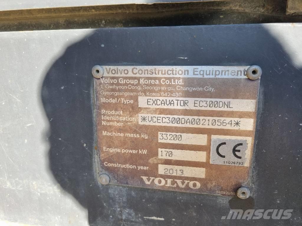 Volvo EC300DNL Гусеничні екскаватори
