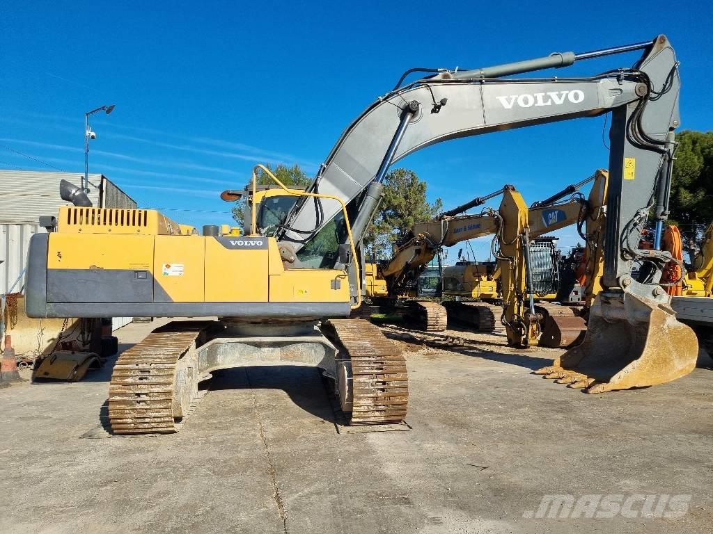 Volvo EC300DNL Гусеничні екскаватори