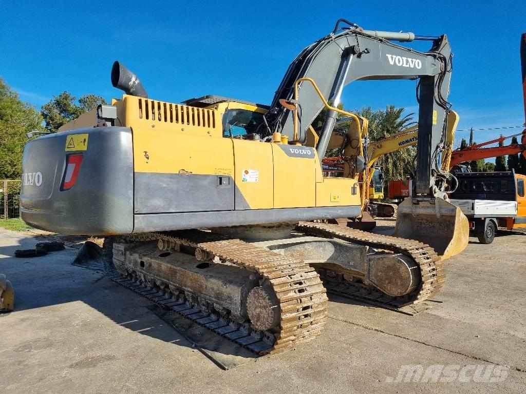 Volvo EC300DNL Гусеничні екскаватори