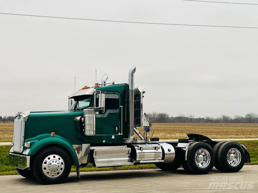 Kenworth W 900 Тягачі