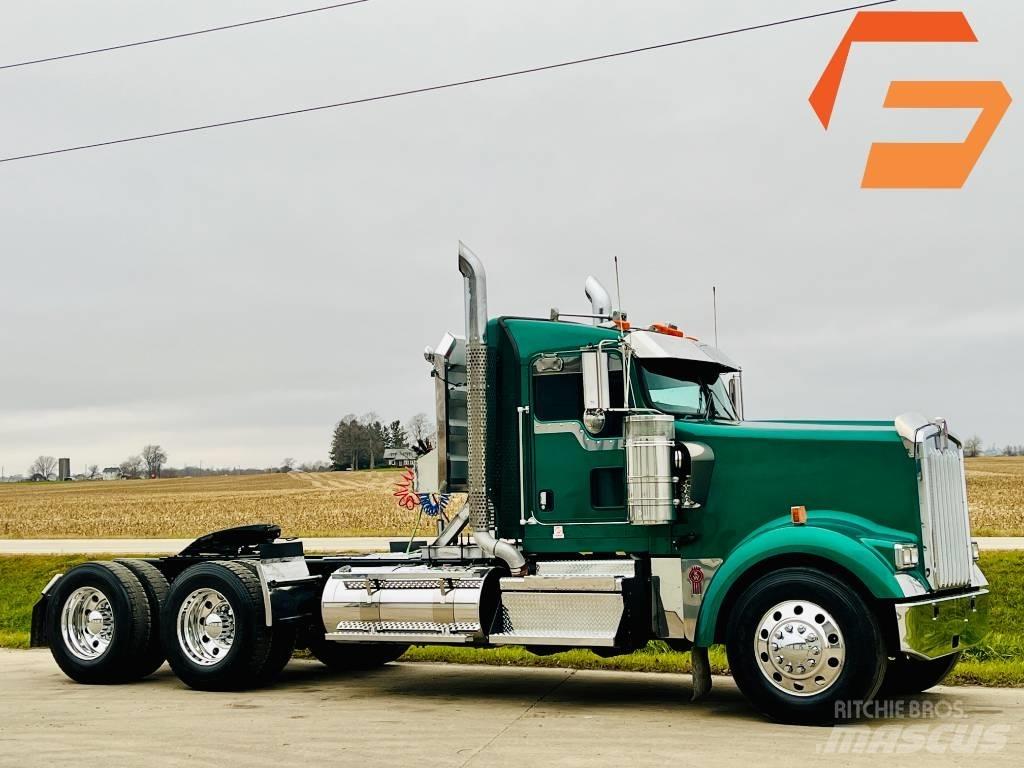 Kenworth W 900 Тягачі
