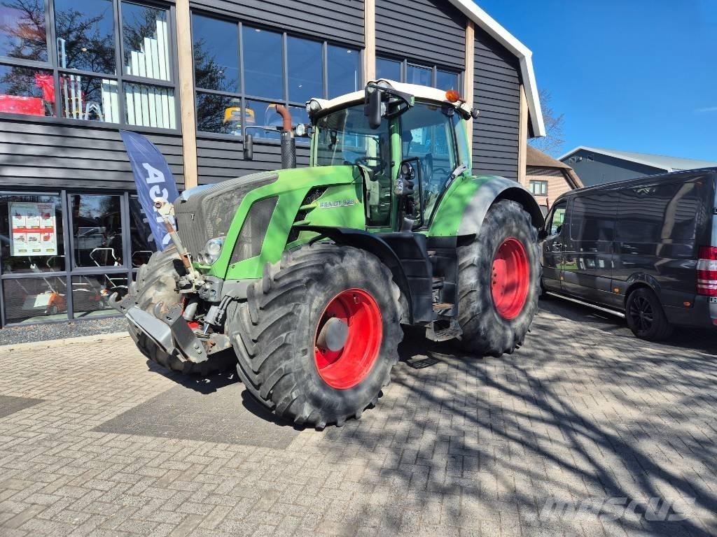 Fendt 828 Vario Трактори