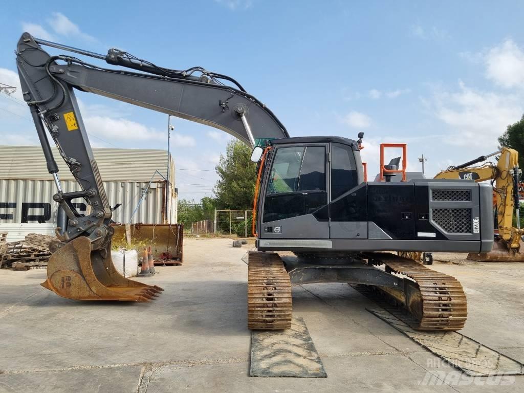 Volvo EC220EL Гусеничні екскаватори