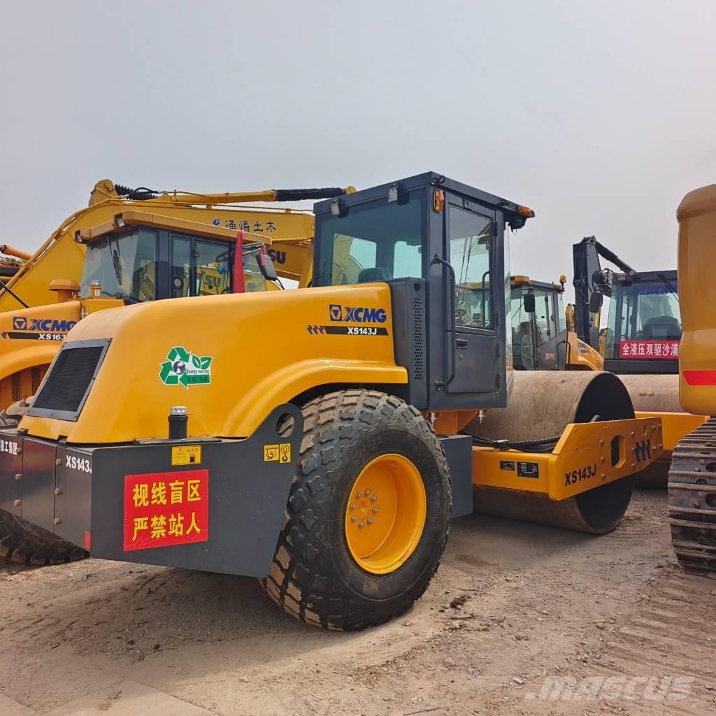 XCMG XS 143 J Грунтові котки