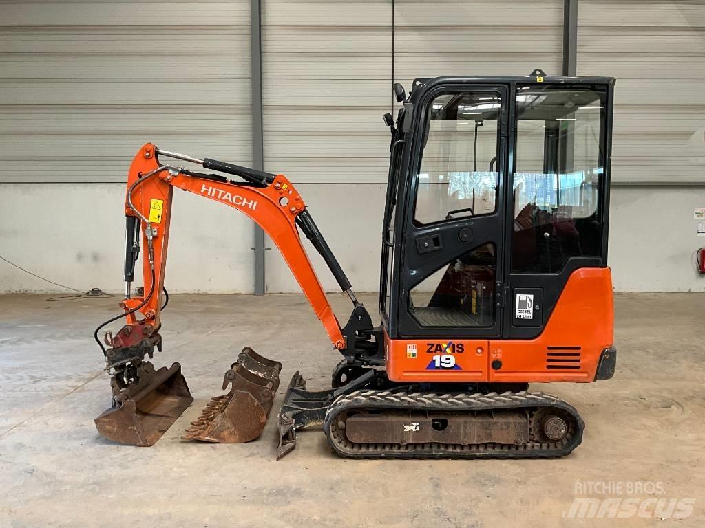 Hitachi ZX 19-6 CR Міні-екскаватори < 7т