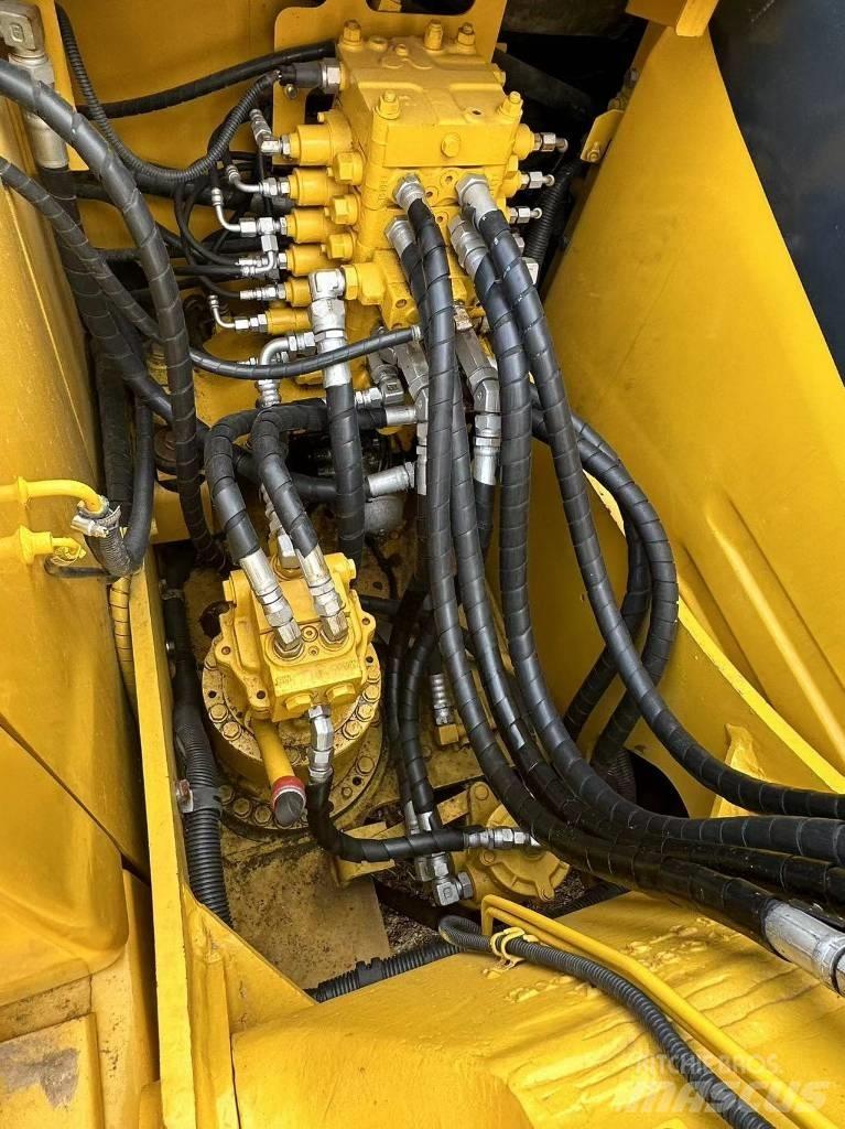 Komatsu PC 130 Гусеничні екскаватори