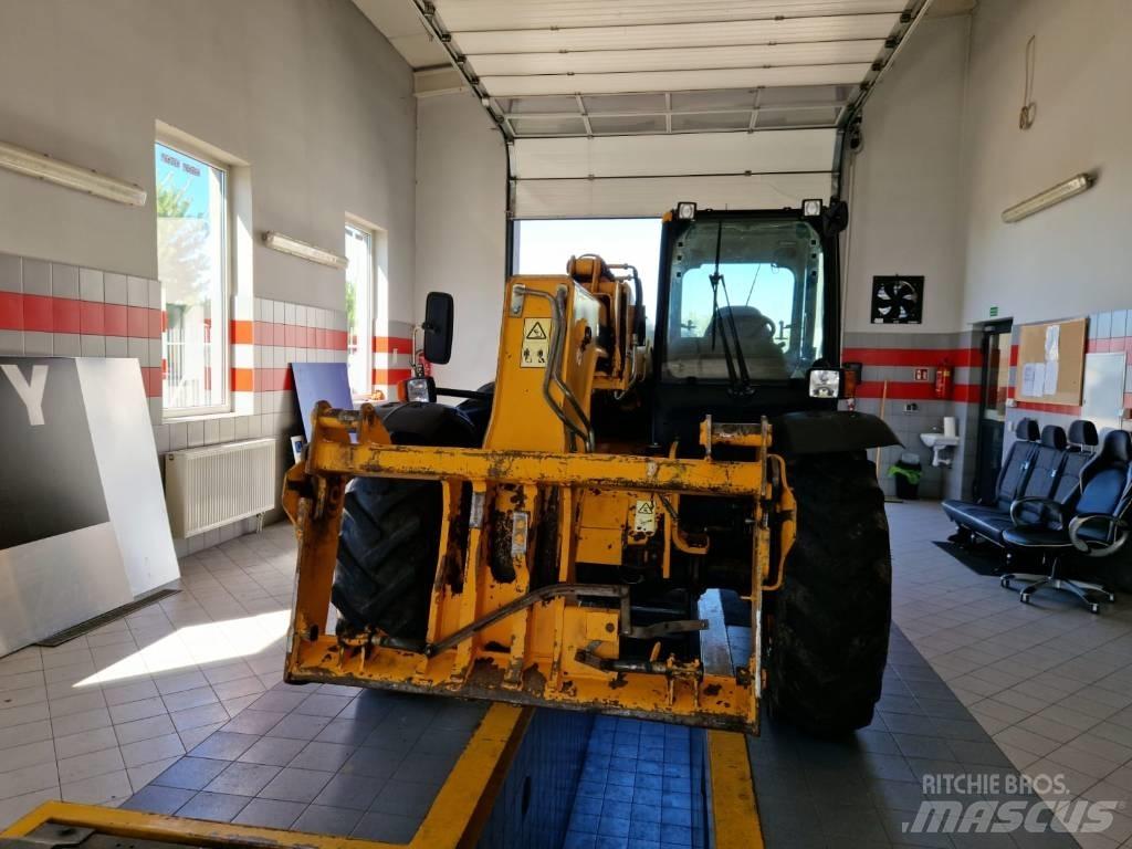 JCB 535-95 Agri Телескопічні навантажувачі
