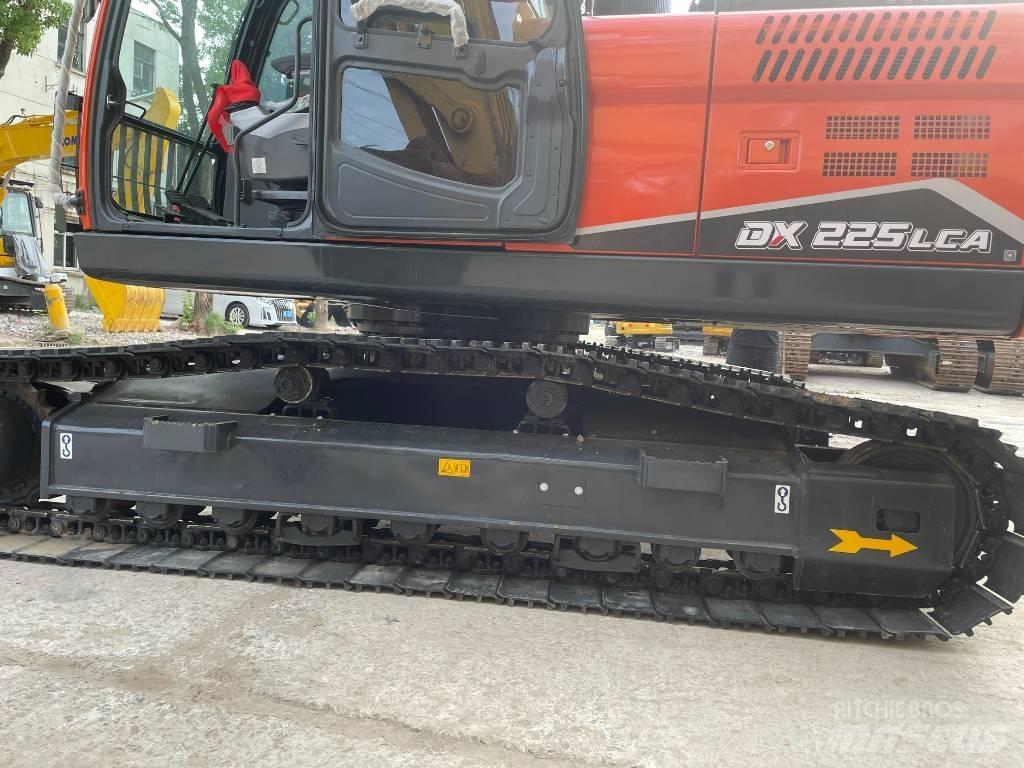 Doosan DX 225 Середні екскаватори 7т. - 12т.