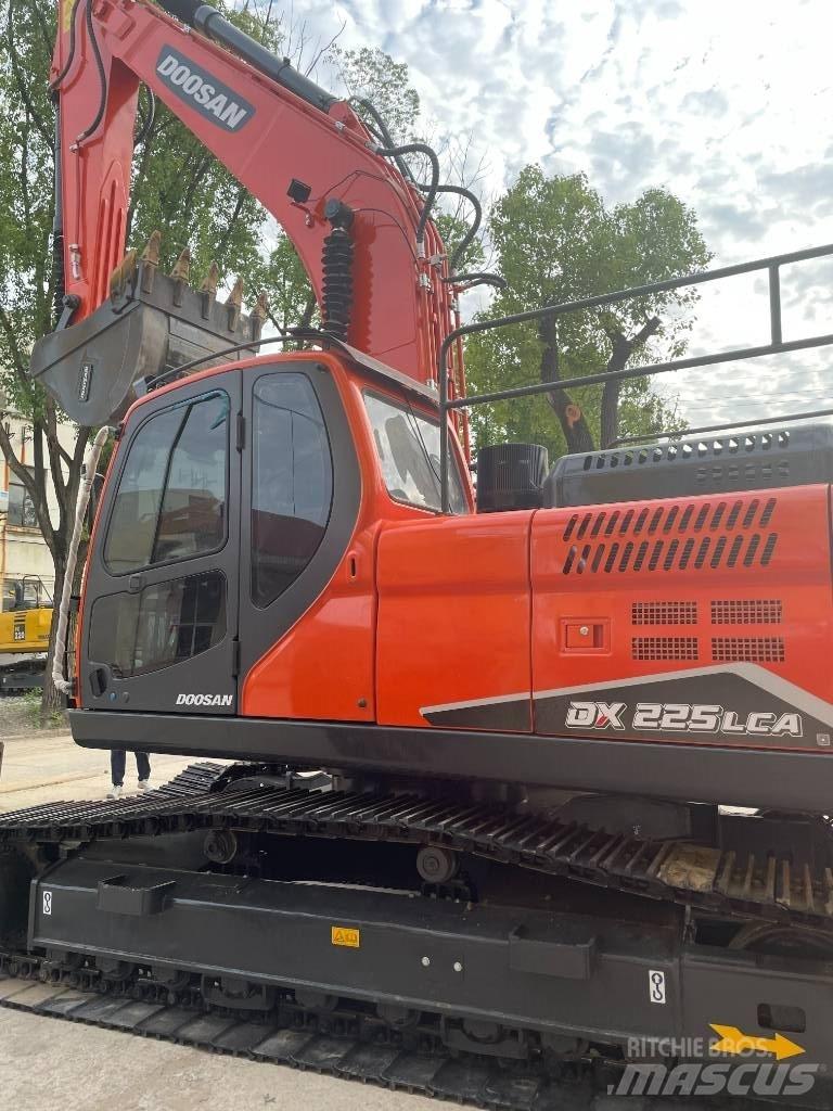 Doosan DX 225 Середні екскаватори 7т. - 12т.