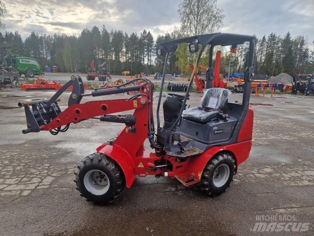 Flexitrac 1126 LRF Багатофункціональне обладнання для вантажних і землекопальних робіт