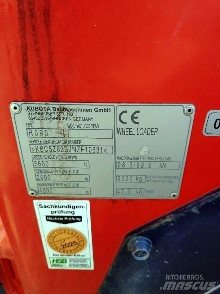 Kubota R 090 Фронтальні навантажувачі