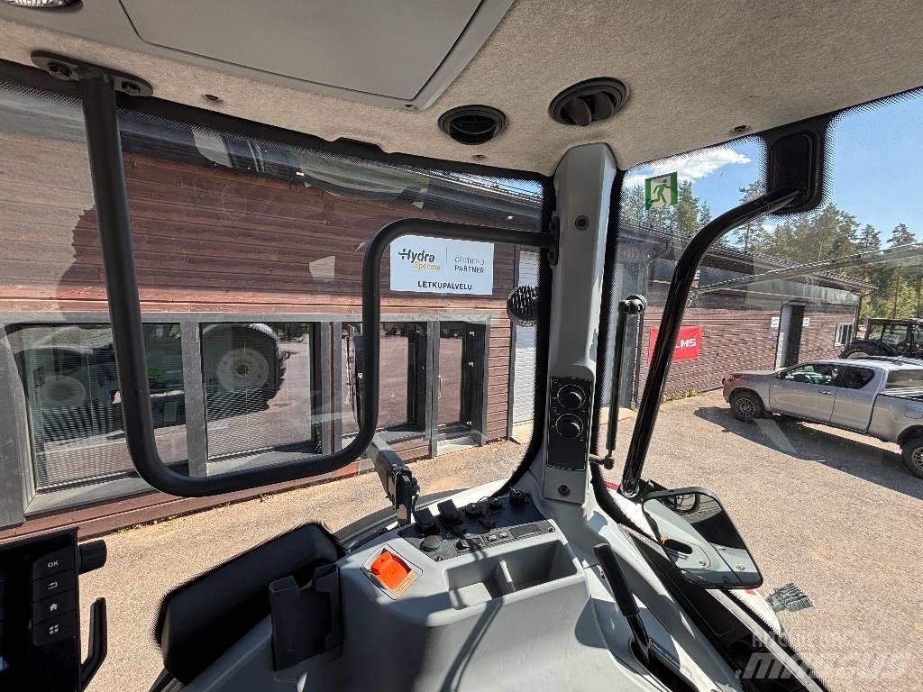 Valtra Q 305 Трактори