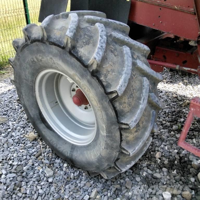 Case IH 2366E Зернозбиральні комбайни