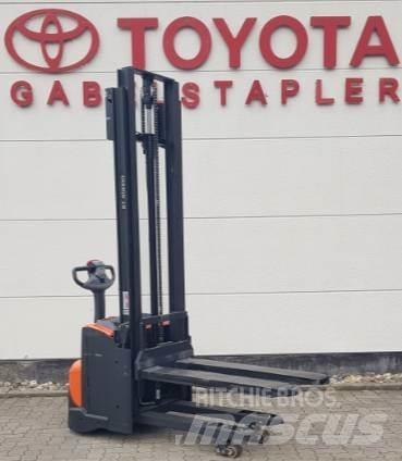 Toyota SWE120L Ручний візок