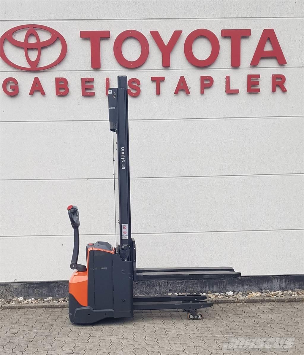 Toyota SWE120L Ручний візок