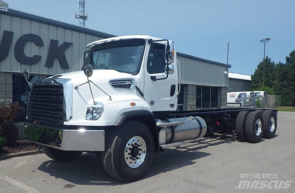 Freightliner 114 SD Шасі з кабіною