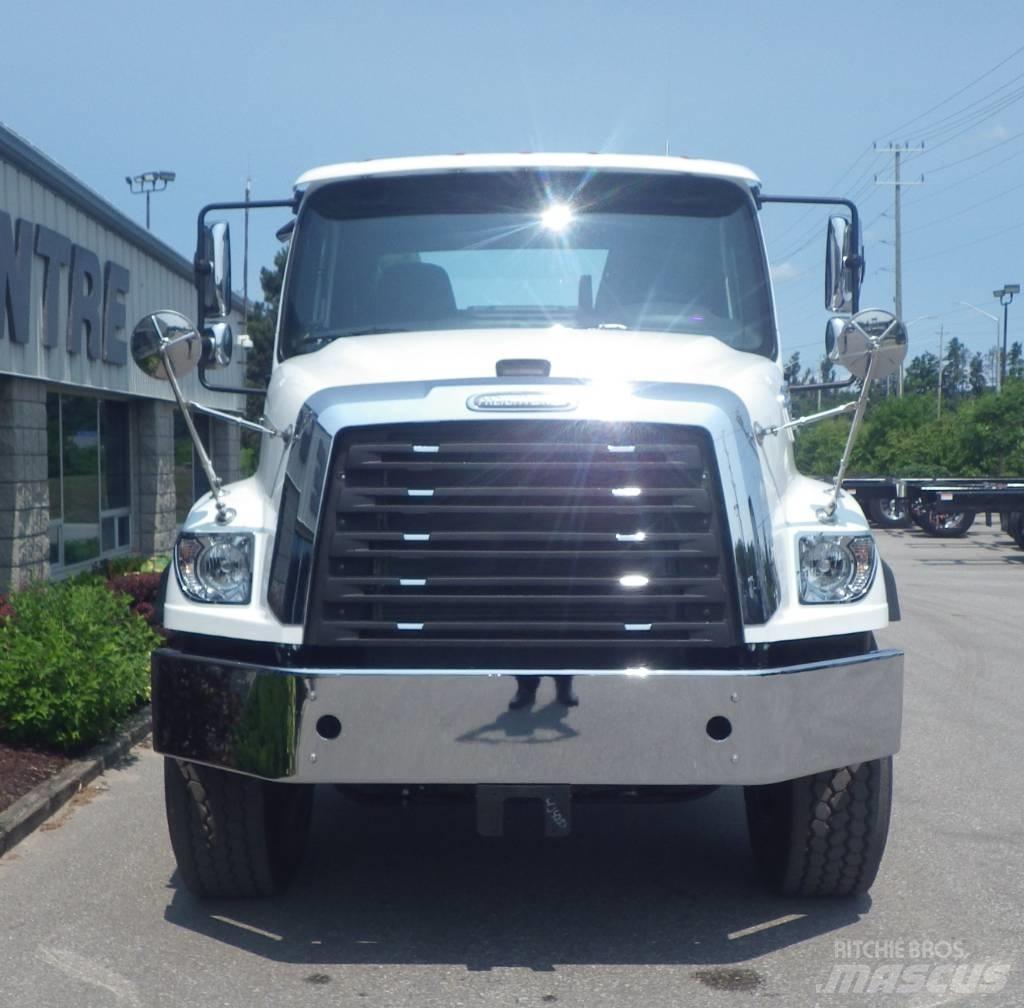 Freightliner 114 SD Шасі з кабіною