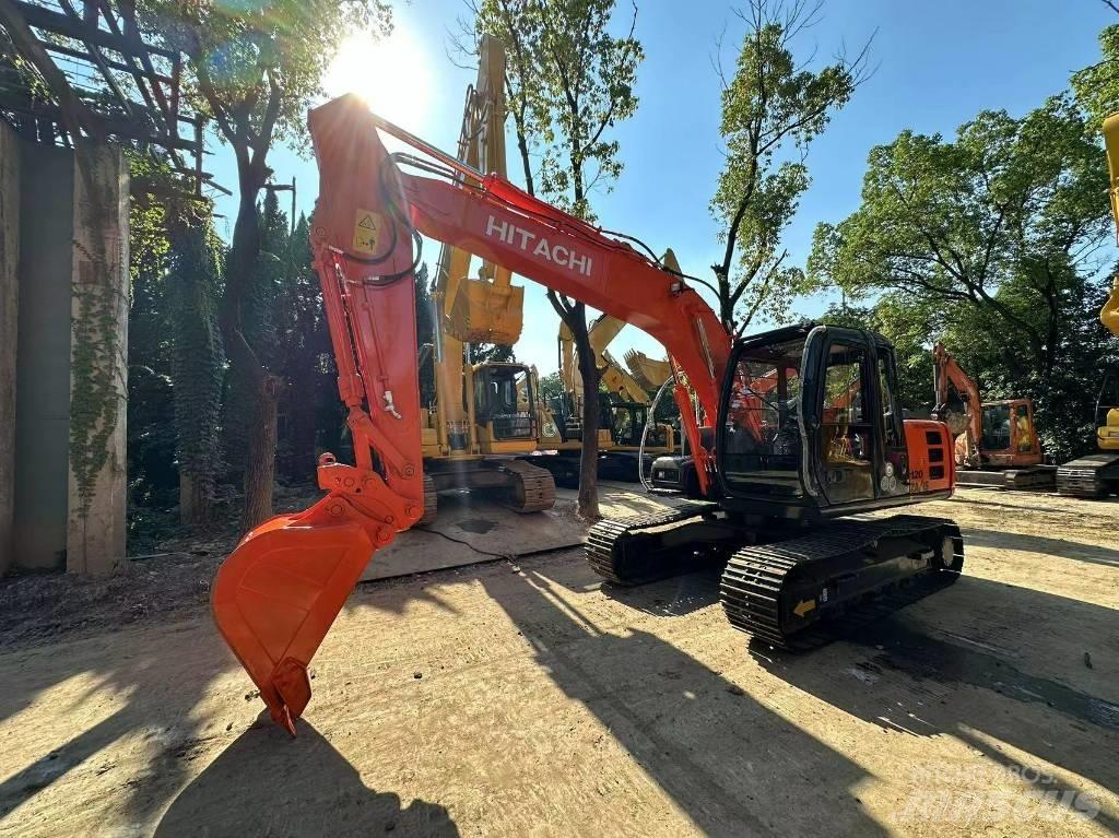 Hitachi ZX 120 Гусеничні екскаватори