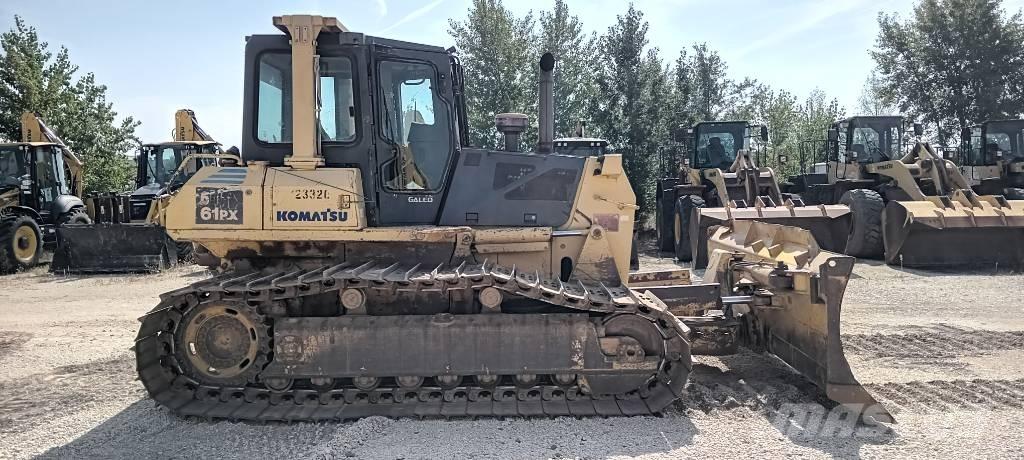 Komatsu D61EX-15 Гусеничні бульдозери