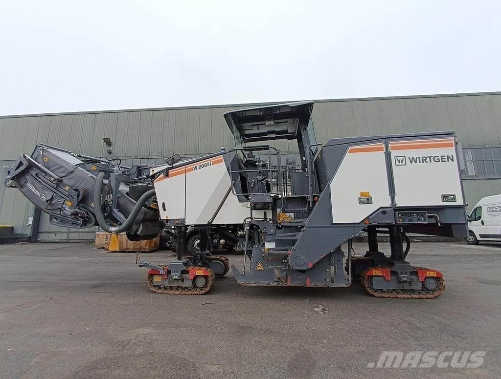 Wirtgen W200Fi Агрегати для відливання бетонних блоків