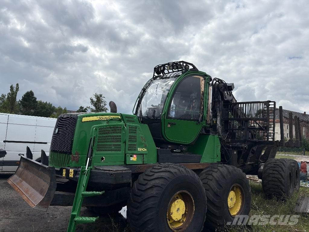 John Deere 1910E Форвардери